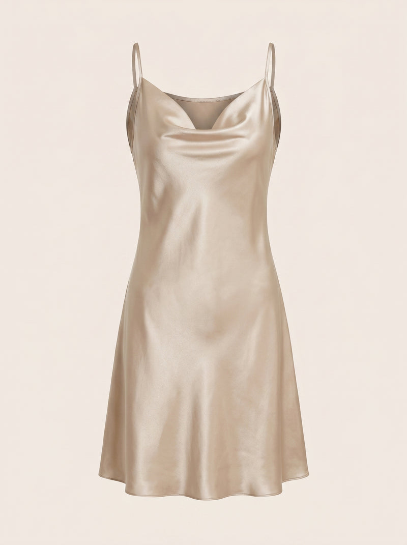 Elegante camicetta da notte color champagne in raso con spalline regolabili