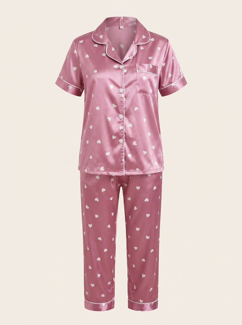 Set pigiama in raso rosa con stampa a cuori e design con bottoni