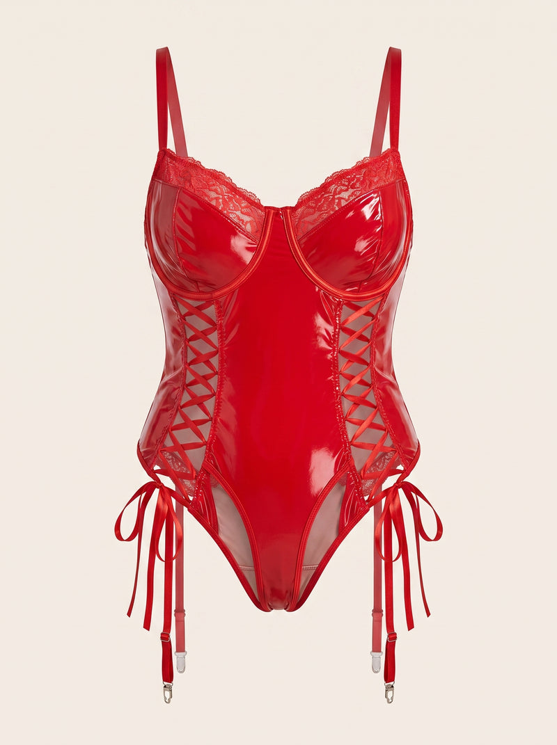 Body rosso lucido per taglie forti con pizzo e design con fasce