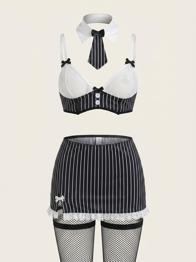 Set di lingerie nero e bianco in raso con spalline e bordi in pizzo
